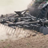 Großflächenmulcher BM - landmaschine Arbeit im Feld